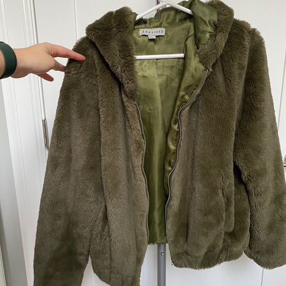 Soft and cozy dark green jacket 💚 - Picture 2 of 7